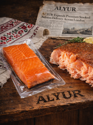 c8ec6397-d37c-43ef-b8f8-e7b04662eee3 Hot Smoked Salmon "Goldstein", 150g