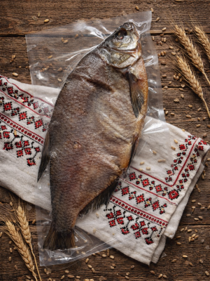 f5b93c6a-27cd-4673-bfbd-df70abf6987d Dried Bream with Head, Gutted, 0.5kg ~ 0.6kg